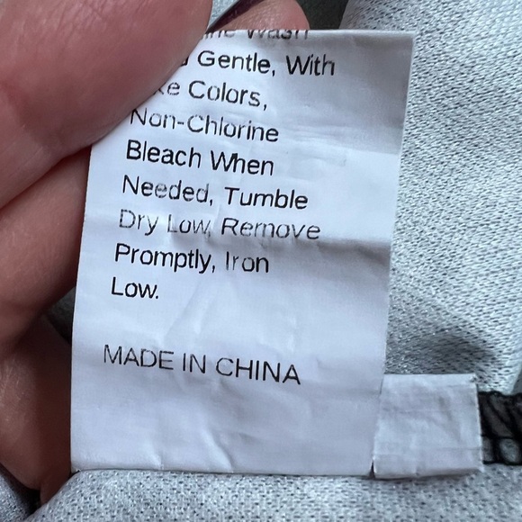 🌸SHEIN BLACK AND WHITE PLAID MINI DRESS W/ ADJUSTABLE SPAGHETTI STRAPS SIZE XS - Picture 7 of 7